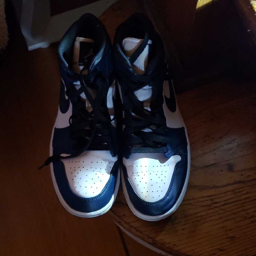 Men's Black and White Sneakers